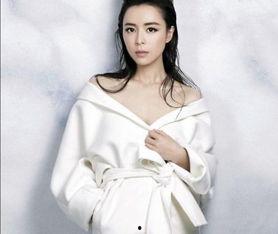 女明星穿浴袍,女明星们的时尚演绎