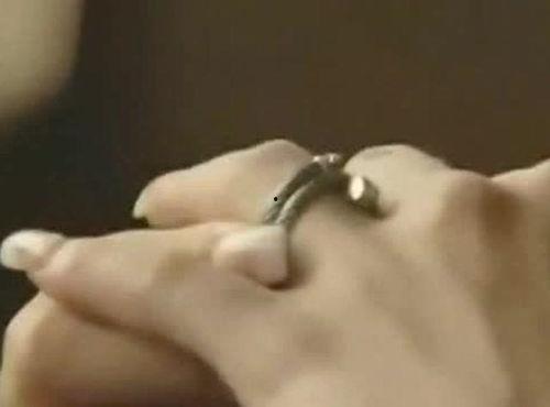 明星的戒指男,明星戒指背后的故事