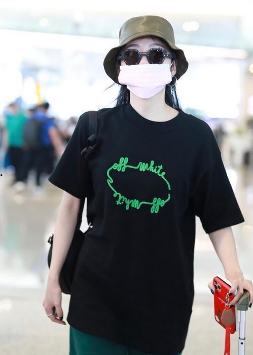 明星t恤搭配图片,时尚潮流一网打尽