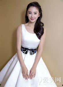 微胖女明星120斤,优雅魅力，诠释健康美新风尚